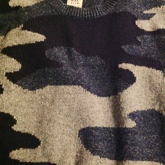 Sweater - Picture 3 of 3